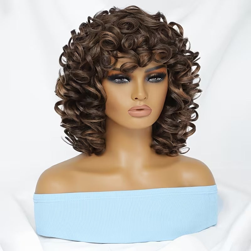 Esprimi la tua personalità con il massimo del volume grazie alla nostra Parrucca Afro Corta e Riccia da 35 cm con Frangia. TK